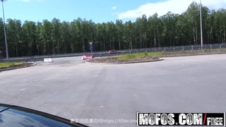 娇妻 雪白 呻吟-美女学生妹子是男友的乖母狗，戴着狗炼项圈乖乖让男友无套抽插~